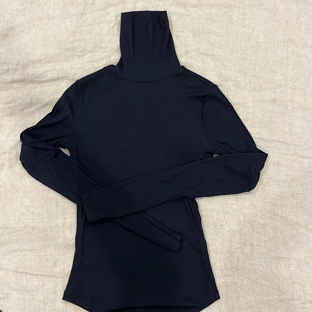 Sunday best turtle neck - new without tags